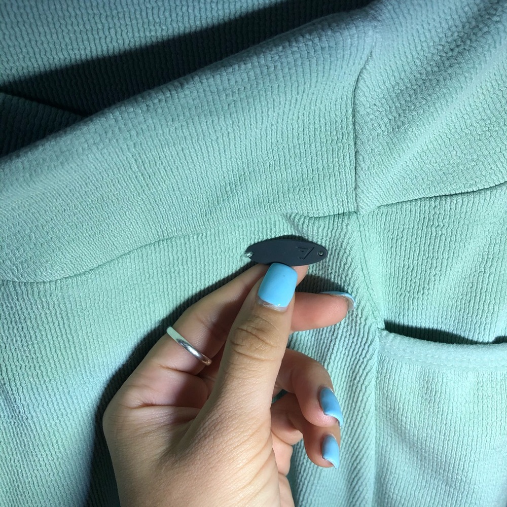 Gym shark leggings